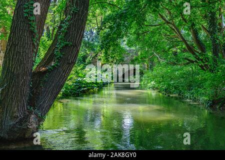 Eindrücke von der alten Stadt Augsburg mit mit seiner komplexen Kanalsystem Stockfoto