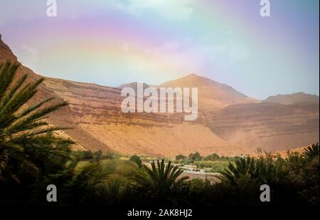 Landschaft mit Atlas Berg und Tal in Marokko Stockfoto