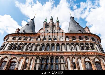 Das Holstentor, Holstentor, ist ein Stadttor der Altstadt der Hansestadt Lübeck, Deutschland Stockfoto