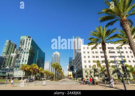 San Diego, Kalifornien/USA - August 14, 2019 San Diego Marina District. Moderne Architektur, Leben in der Stadt Stockfoto