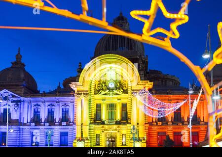 Bukarest, Rumänien - Dec 14, 2019: Palast der Einlagen und Sendungen, Sitz der CEC-Bank, während der Weihnachtszeit, Bukarest, Rumänien, Europ. Stockfoto