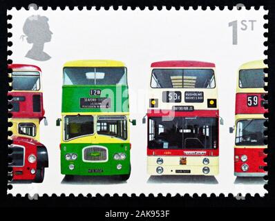 Briefmarke. Großbritannien. Königin Elizabeth II. Zum 150jährigen Jubiläum der ersten Doppeldecker Bus. 1. Klasse. 2001. Stockfoto