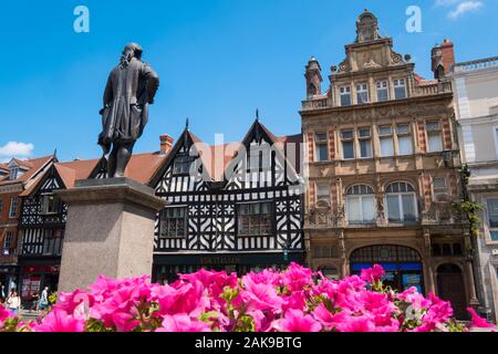 Sommer Blumen auf dem Platz, Shrewsbury, Shropshire. Stockfoto