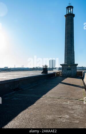 Leuchtturm am Ende der Hafenmauer, Ramsgate, Kent, Großbritannien. Stockfoto