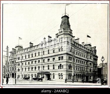 Inseln der Ost: Eine illustrierte Anleitung: Australien, Neuguinea, Java, Sumatra. Unter DISTINGUISHED PATRON ACE. .. Nmzins. Ecke Bourke. & WILLIAM Street, Melbourne, Victoria, Australien. Das Waldorf Astoria VON AUSTRALIEN. THL RLPUTATION VON MENZ 1 L 5 15 WELTWEIT; Raukiiig witli die palastartigen Betriebe von otherlauds, MENZIES, wird mit Recht als das leadingHotel in der als es Doe.. der südlichen Hemisphäre. Moderne Lounges und Winter Garten im Stil der italienischen Renaissance Hoovin, mit perfekten PlenumSystem Lüftung, Heizung und Kühlung. Hl, UVATORS. MAONIFICBNl-HAI, ICH, Stockfoto