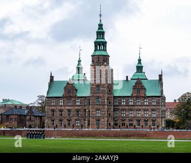 Schloss Rosenborg, Niederländischen Renaissancestil historischen Palast mit Ziegel & Sandstein Mauern und hohen Türmen. Die königliche Residenz von König Christian lV. Kopenhagen Stockfoto