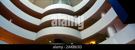 Innenraum des Guggenheim Museum, New York City, USA Stockfoto