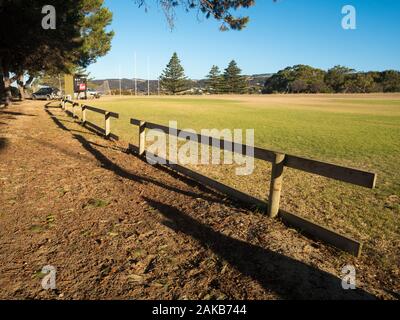 Blick auf die penneshaw Oval an einem sonnigen Tag auf Kangaroo Island in South Australia, Australien. Stockfoto