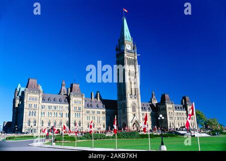 Kanadische Parlament Gebäude Exterieur unter klaren Himmel, Ottawa, Ontario, Kanada Stockfoto