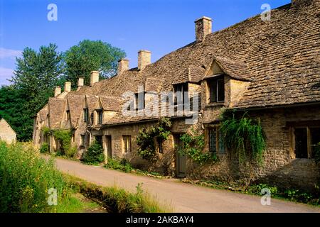Arlington Row, 14. Jahrhundert Cottages, Bibury, Cotswolds, England, Großbritannien Stockfoto