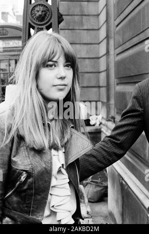 Jenny Boyd, Schwägerin von George Harrison von den Beatles, in London vor dem Erscheinen an Bow Street Court auf ein Medikament. Stockfoto