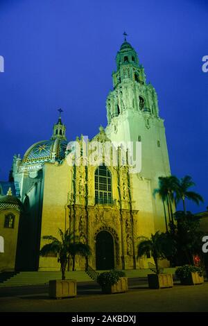 Museum Mensch in der Nacht, Balboa Park, San Diego, Kalifornien, USA Stockfoto