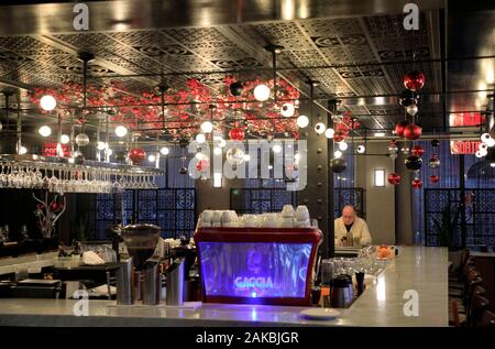 Innenansicht des Ostens Pan Asiatique sun Küche et Bar in Renaissance Montreal Downtown Hotel. Montreal, Quebec, Kanada Stockfoto