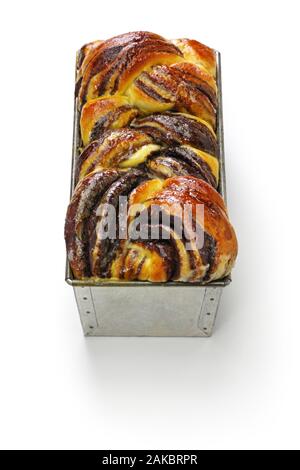 Hausgemachte Schokolade babka, schwenken Brioche mit Schokolade Stockfoto