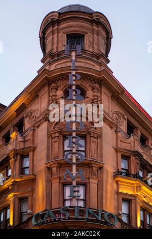 LONDON, Großbritannien - 27. JANUAR 2019: Schild über dem Hippodrome Casino in der Cranbourn Street Stockfoto