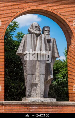 Ungarn, Ungarn, Budapest, Szobor Park oder Memento Park umfasst alle antiken Statuen zur Ehre des Kommunismus in der ungarischen Hauptstadt errichtet. Stockfoto