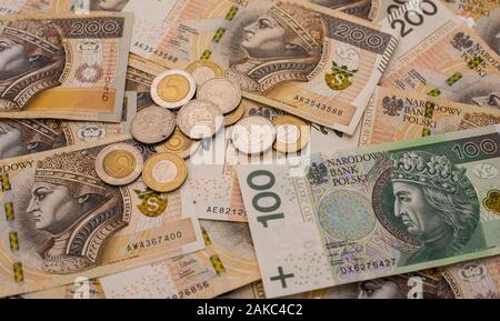 Nahaufnahme der verschiedenen Banknoten und Münzen polnischen Geld, Zloty, PLN Stockfoto