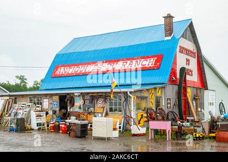 Kanada, Quebec Provinz, Metabetchouan Lac a la Croix, Antiquitäten auf der Ranch Stockfoto