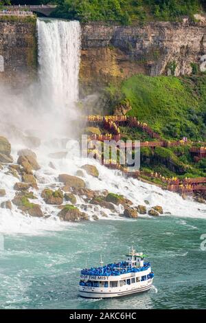 Kanada, Ontario Provinz, Niagara Falls, der Braut Segeln fällt, amerikanischen Tour Boot Mädchen des Nebels Stockfoto