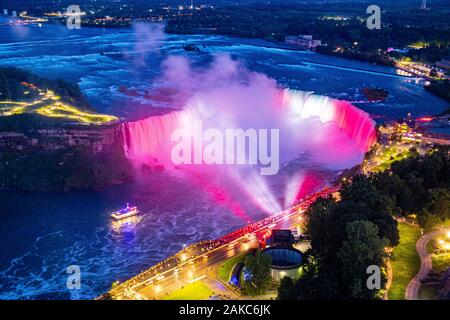 Kanada, Ontario Provinz, Niagara Falls, nachts beleuchtete Horseshoe Falls Stockfoto