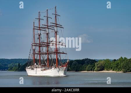 Frankreich, Seine Maritime, Yainville, Armada von Rouen 2019, Die Sedov absteigend der Seine Stockfoto