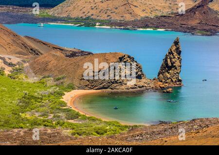 Ecuador, Galápagos-Archipel, ein UNESCO Weltkulturerbe, Bartolomé Insel, Pinnacle Rock, tuff Kegel Bildung und vulkanischen Strand Stockfoto