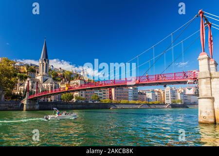 Frankreich, Rhone, Lyon, Historisches Zentrum, klassifiziert als UNESCO-Weltkulturerbe, Paul Couturier Fußgängerbrücke über die Saone Fluss, Saint-Georges Kirche Notre Dame De Fourviere im Hintergrund Stockfoto