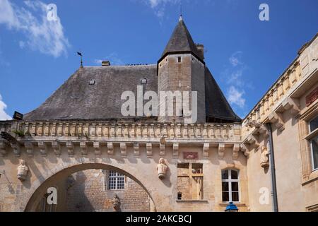 Frankreich, Charente Maritime, Jonzac, das Schloss Torhaus aus dem 15. Jahrhundert Stockfoto