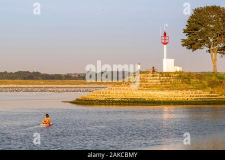 Frankreich, Somme (80), Somme Bay, Saint-Valery-sur-Somme, Paddel am Eingang zum Hafen von Saint-Valery Stockfoto