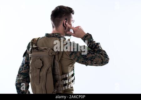 Soldat Vorbereitung taktisch und commpunication Gang für Aktion Kampf Stockfoto