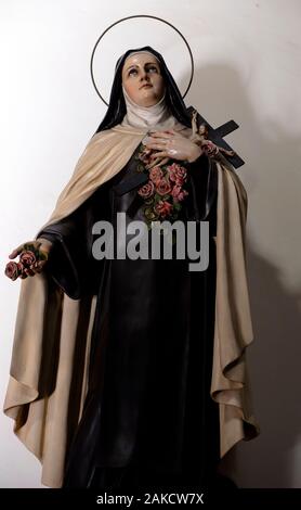 Statue der heiligen Therese von Lisieux in der Kathedrale von Guadalajara Stockfoto