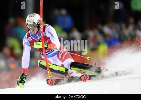 Madonna di Campiglio, Italien. 8. Januar 2020. FIS Alpine Ski World Cup Men Night Slalom in Madonna di Campiglio, Italien am 8. Januar 2020, Ramon Zenhäusern (SUI) - Redaktionelle Verwendung Credit: Aktion Plus Sport Bilder/Alamy leben Nachrichten Stockfoto