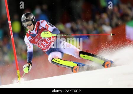 Madonna di Campiglio, Italien. 8. Januar 2020. FIS Alpine Ski World Cup Men Night Slalom in Madonna di Campiglio, Italien am 8. Januar 2020 Clement Noel (FRA) - Redaktionelle Verwendung Credit: Aktion Plus Sport Bilder/Alamy leben Nachrichten Stockfoto