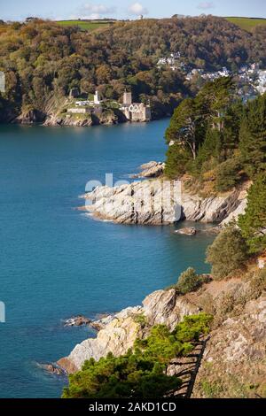 Dartmouth Castle auf dem Dart Flussmündung gesehen von der South West Coast Path in Kingswear, South Devon, England Stockfoto