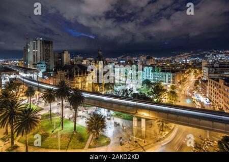 Plaza Botero Square in der Dämmerung in Medellin, Kolumbien. Stockfoto