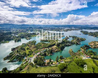 Panoramablick von der Fels von guatape (El Penol) in der Nähe von Medellin, Kolumbien. Stockfoto