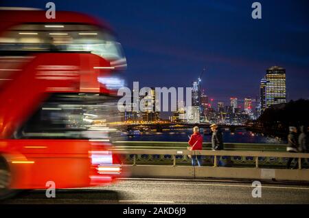 Skyline von London, Vauxhall, Westminster Bridge, Thames, Großbritannien, Stockfoto