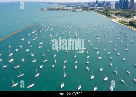 Segelboote angedockt am Lake Michigan in Chicago Stockfoto