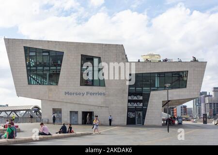 Mersey Ferries Terminal, Liverpool Pier Head, Liverpool, Merseyside, England, Vereinigtes Königreich Stockfoto