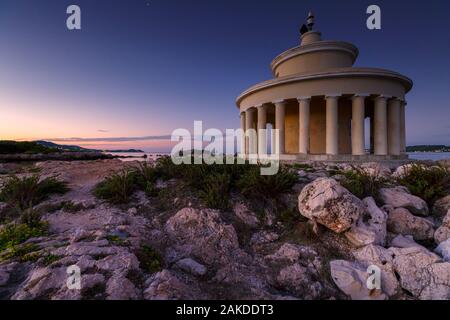 Morgen am Leuchtturm von Saint Theodoroi in der Nähe von Argostoli auf der Insel Kefalonia in Griechenland. Stockfoto