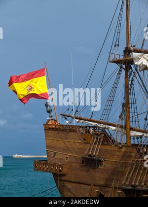 Spanische Galeone aus dem 17. Jahrhundert Replik unter spanischer Flagge liegt am Grand Harbour in Malta Stockfoto