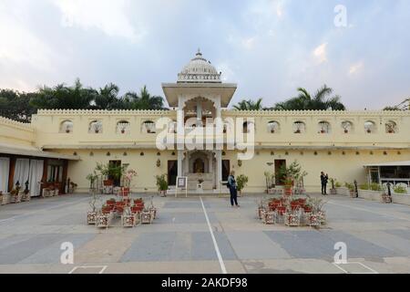 Der schöne Lake Garden Palace (Jag Mandir) am Pichola-See in Udaipur. Stockfoto