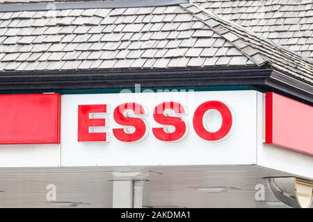 Calgary, Alberta. Kanada. Jan 7, 2020. Esso ist ein Handelsname für ExxonMobil und seinen verbundenen Unternehmen. Das Unternehmen begann als Standard Oil New Jerse Stockfoto