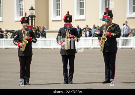 Sandhurst, Berkshire, Großbritannien - 16 Juni, 2019: Drei Musiker Saxophon spielen als Teil der Royal Artillery Band Leistung an der berühmten SANDHURST M Stockfoto