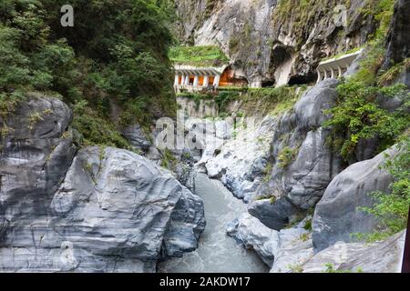 Der neue Tunnel mit Neun Kurven im Taroko-Nationalpark, Taiwan, der im Juni 2019 nach 6 Jahren Bauarbeiten zur Modernisierung wiedereröffnet wurde Stockfoto