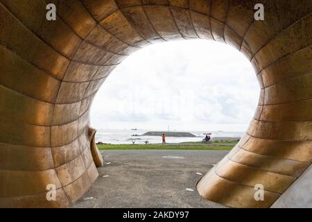 Die Shell House, eine goldene Muschel - geformte Skulptur im Qijin Coastal Park, Kaohsiung, Taiwan gebaut Stockfoto