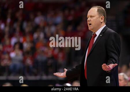 Madison, WI, USA. 8 Jan, 2020. Wisconsin Head Coach Greg Gard während der NCAA Basketball Spiel zwischen den Illinois Fighting Illini und die Wisconsin Badgers in der Kohl Center in Madison, WI. John Fisher/CSM/Alamy leben Nachrichten Stockfoto