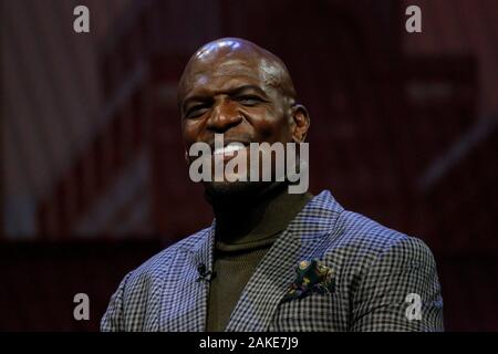 Las Vegas, USA. 8 Jan, 2020. Schauspieler Terry Crews spricht auf der Bühne während NBCUniversal's Keynote Präsentation auf der 2020 International CES, im Park MGM Theater in Las Vegas, Nevada am Mittwoch, 8. Januar 2020. Foto von James Atoa/UPI Quelle: UPI/Alamy leben Nachrichten Stockfoto