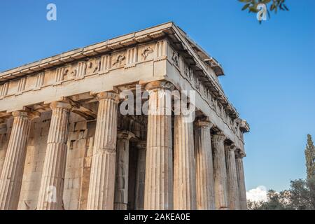 Der Tempel des Hephaistos oder hephaisteion oder früher als Theseion eine gut erhaltene Griechische Tempel. Es handelt sich um einen dorischen Peripteral-tempel und befindet sich unter Stockfoto