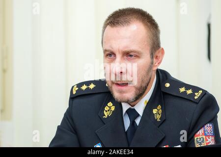 Pilsen, Tschechische Republik. 08 Jan, 2020. Tschechische Prison Service General Director Petr Dohnal, dargestellt, will Büro der Obersten Staatsanwaltschaft und der Justizminister über die Schritte der Prager Zustand hoch Staatsanwaltschaft im Fall des inhaftierten ehemaligen Politiker David Rath, Dohnal Reportern am Januar 8, 2020 in Pilsen, Tschechische Republik. Credit: Miroslav Chaloupka/CTK Photo/Alamy leben Nachrichten Stockfoto